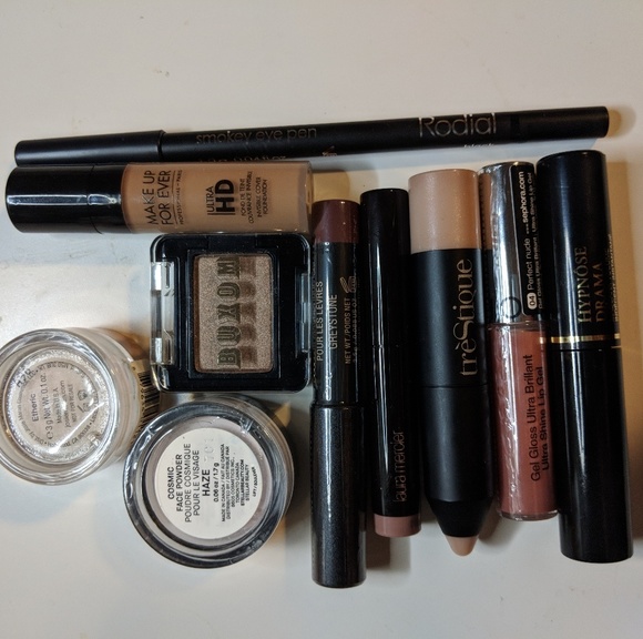 Makeup Bundle - Picture 3 of 3